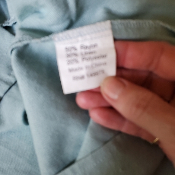 Arianna by Howard's Short Sleeve Vneck Full Button Tiered Sz. L Dress - Picture 3 of 11